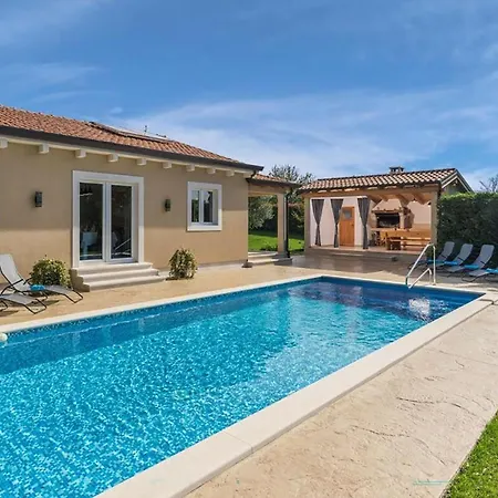 Stunning In Ferienhaus *