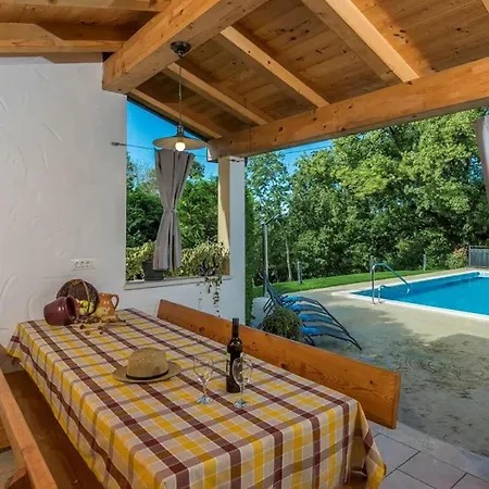 Дом отдыха Stunning In Brecevici