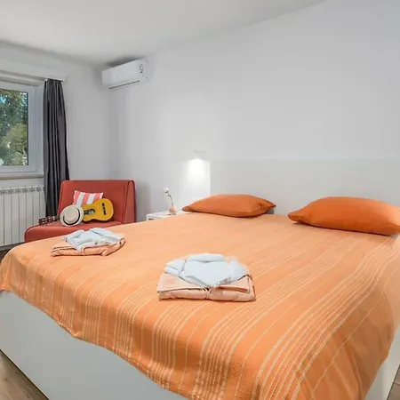 Stunning In Ferienhaus Brecevici