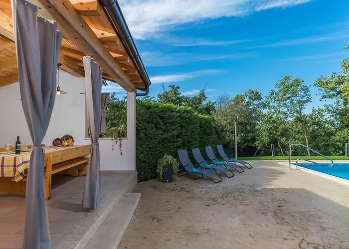 Дом отдыха Stunning In Brecevici